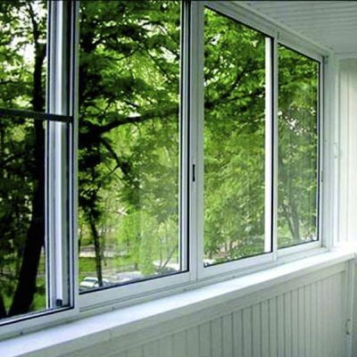 Остекленение балконов пластиковыми окнами REHAU фото